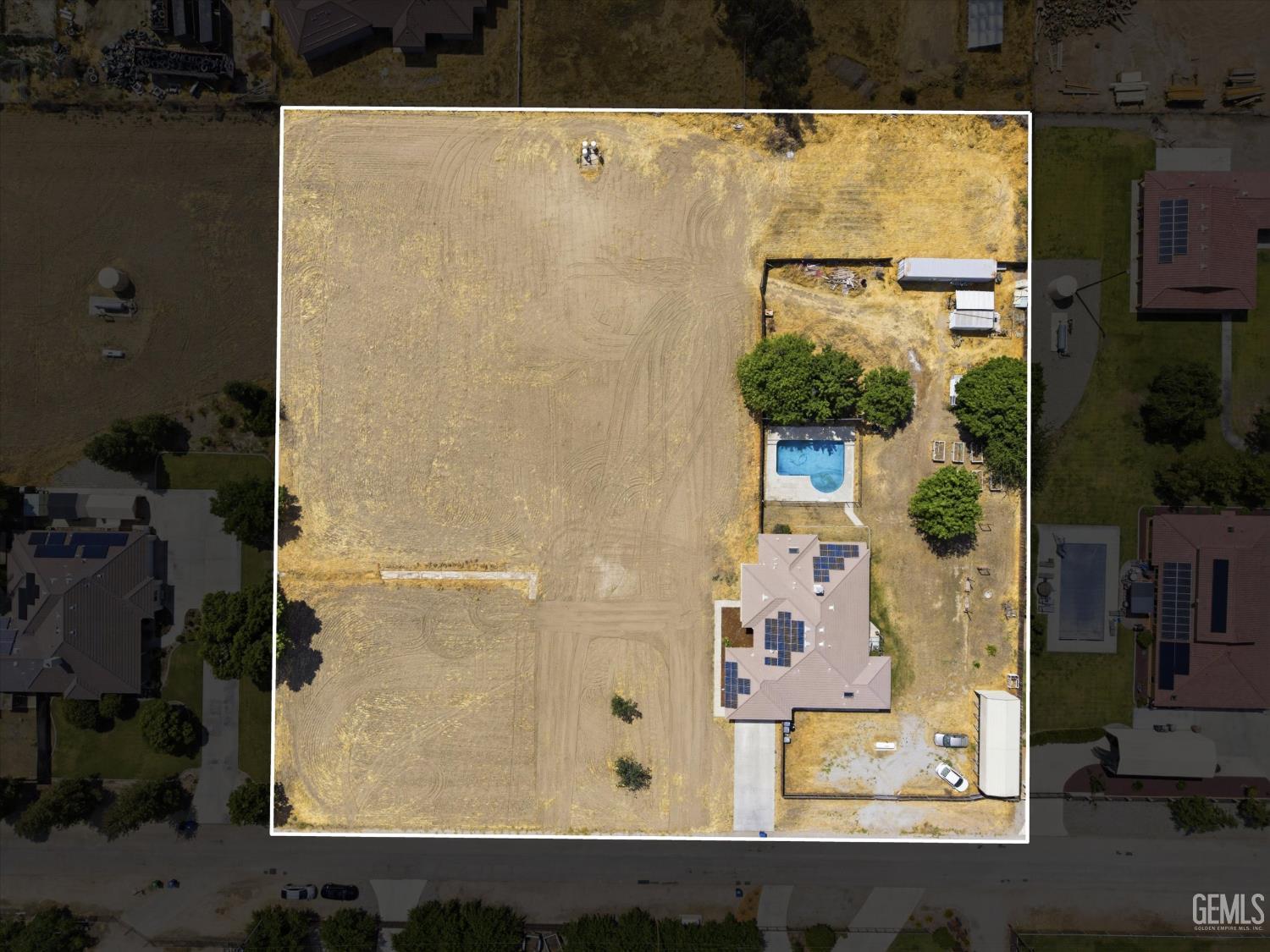 13127 Robertson Street — photo 32