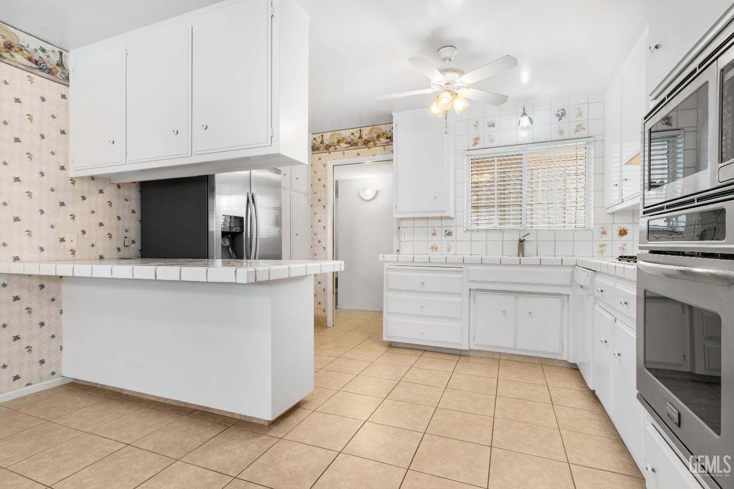 2715 Clemson Court — photo 3