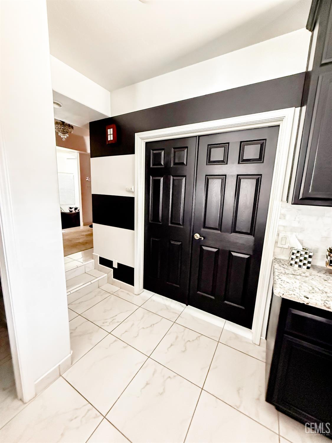 15608 Sammie Avenue — photo 32