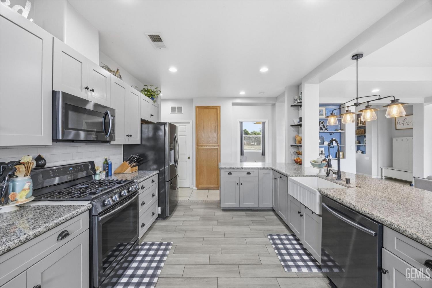 13127 Robertson Street — photo 28