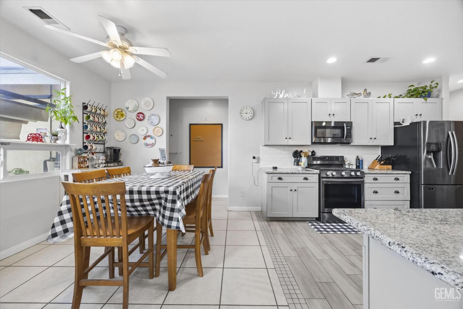 13127 Robertson Street — photo 25