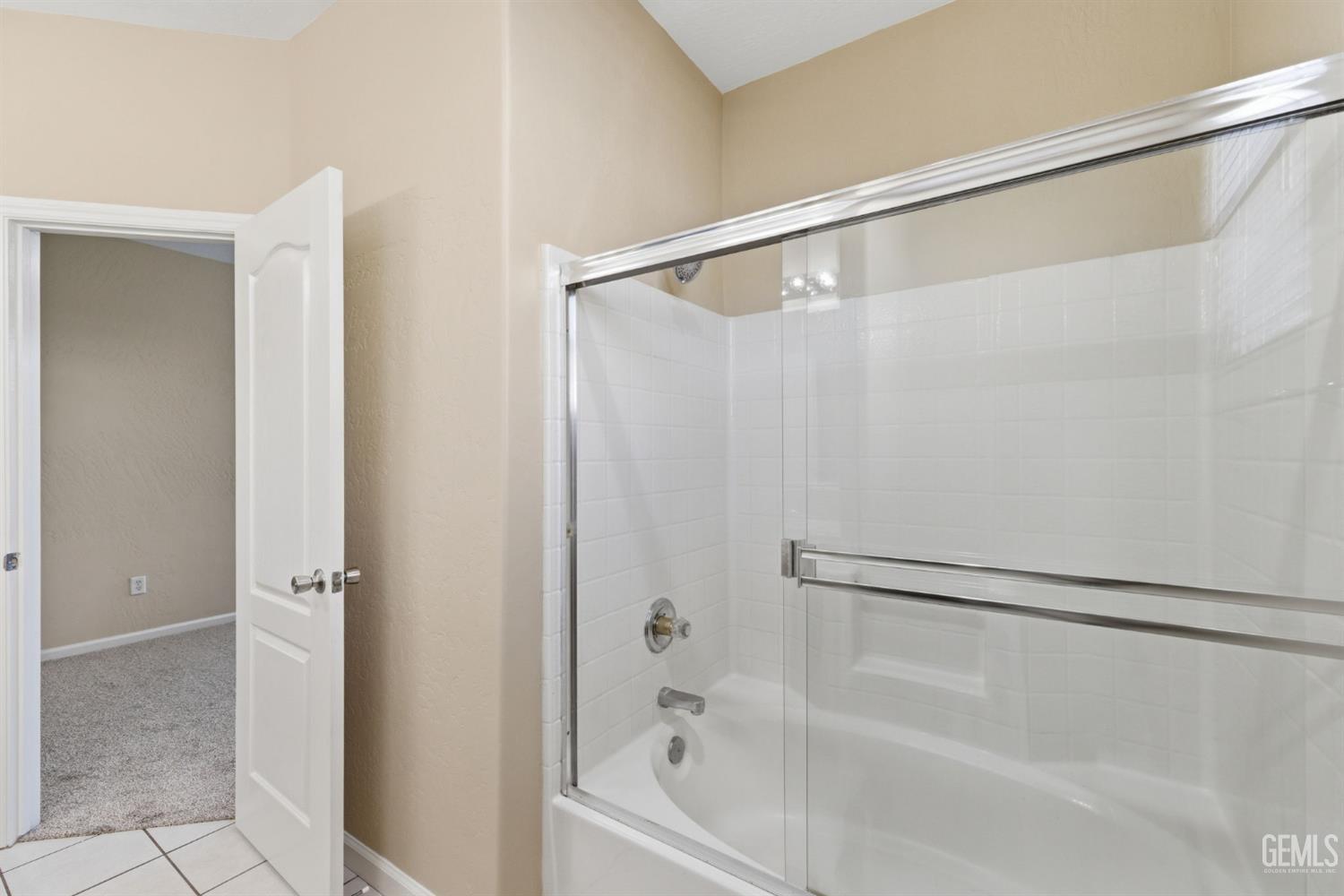 10904 Lewelling Street — photo 18