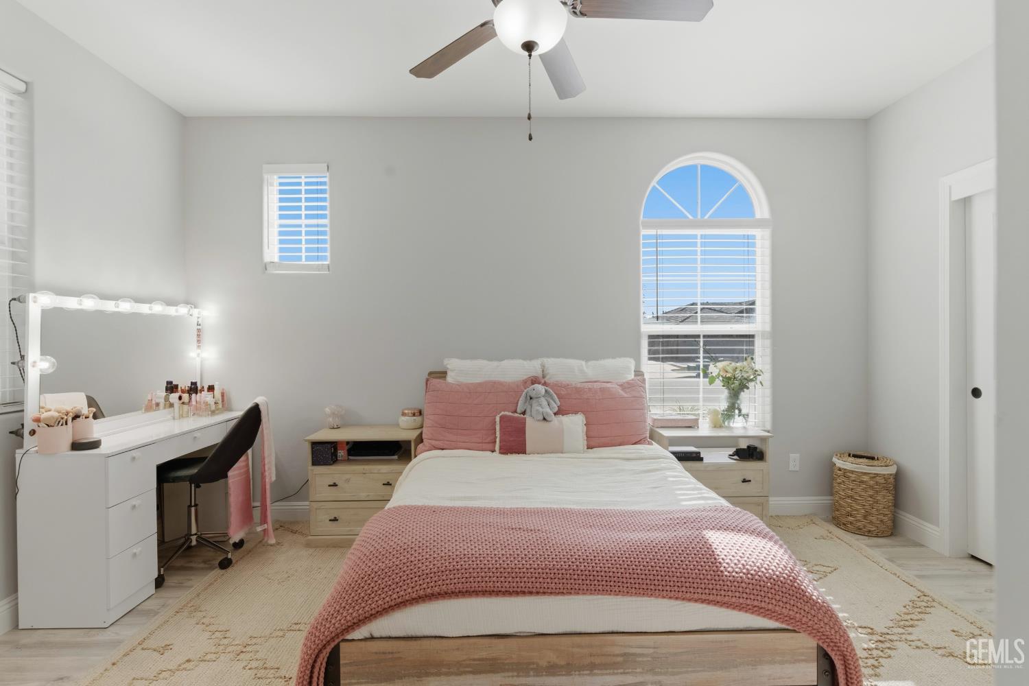 5206 Anaconda Avenue — photo 30
