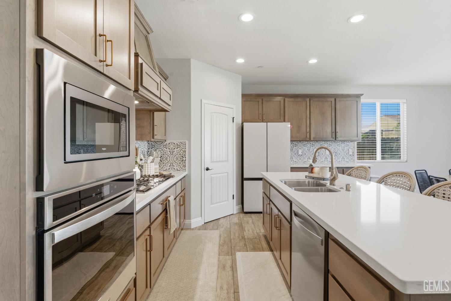 5206 Anaconda Avenue — photo 10