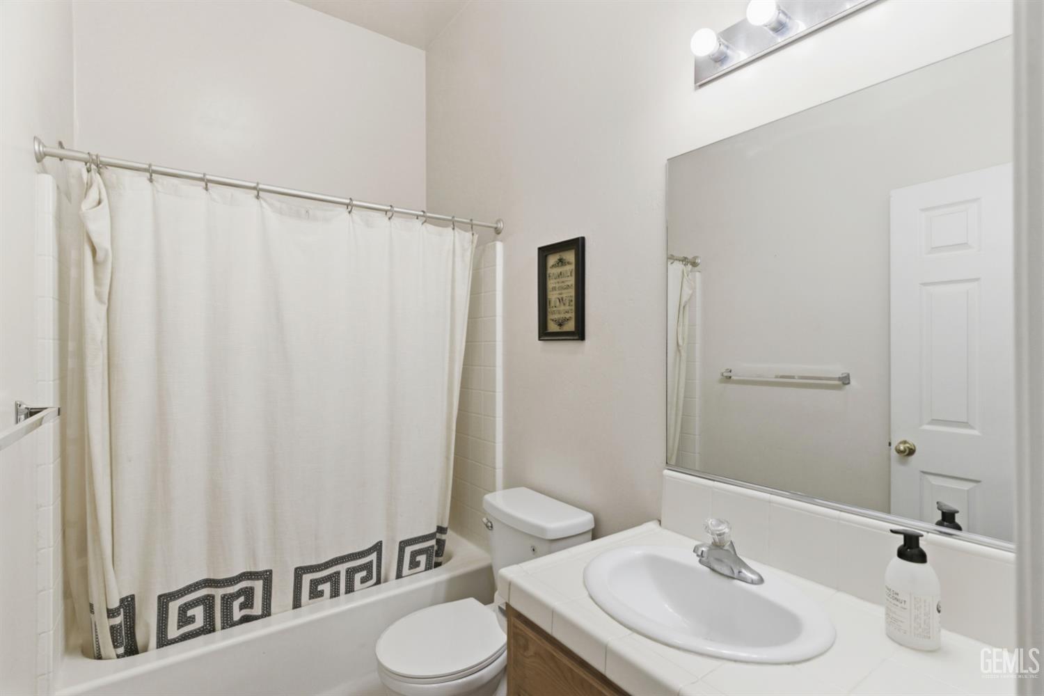 2415 Macau Street — photo 19