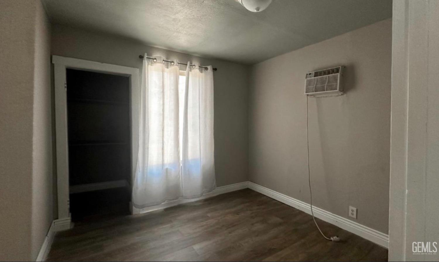 2606 N Baker Street — photo 5