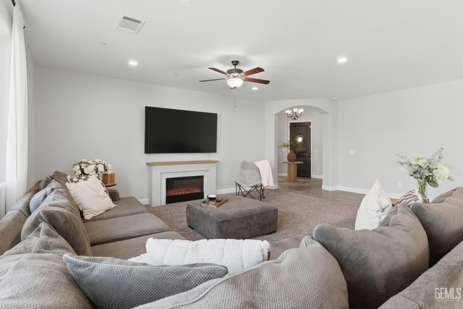 5206 Anaconda Avenue — photo 9