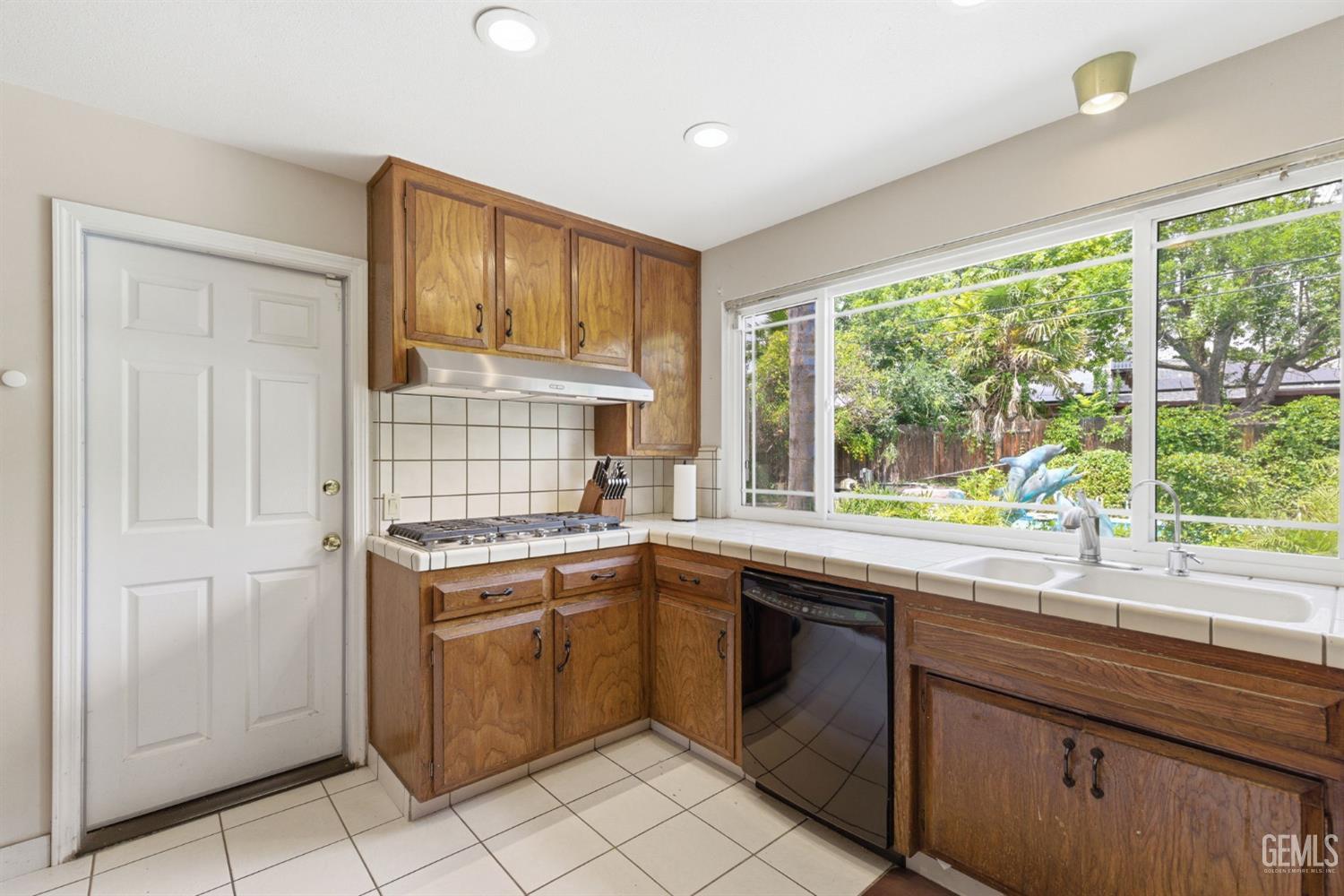 4200 Orinda Way — photo 15