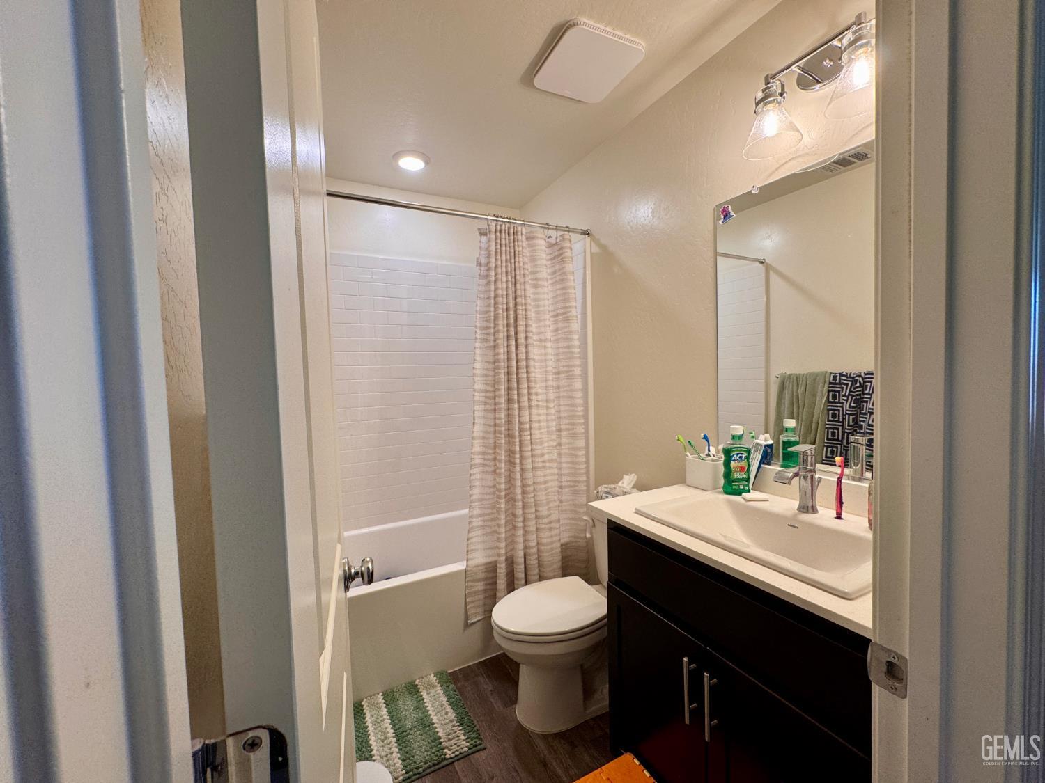 2025 Quarrenden Lane — photo 9
