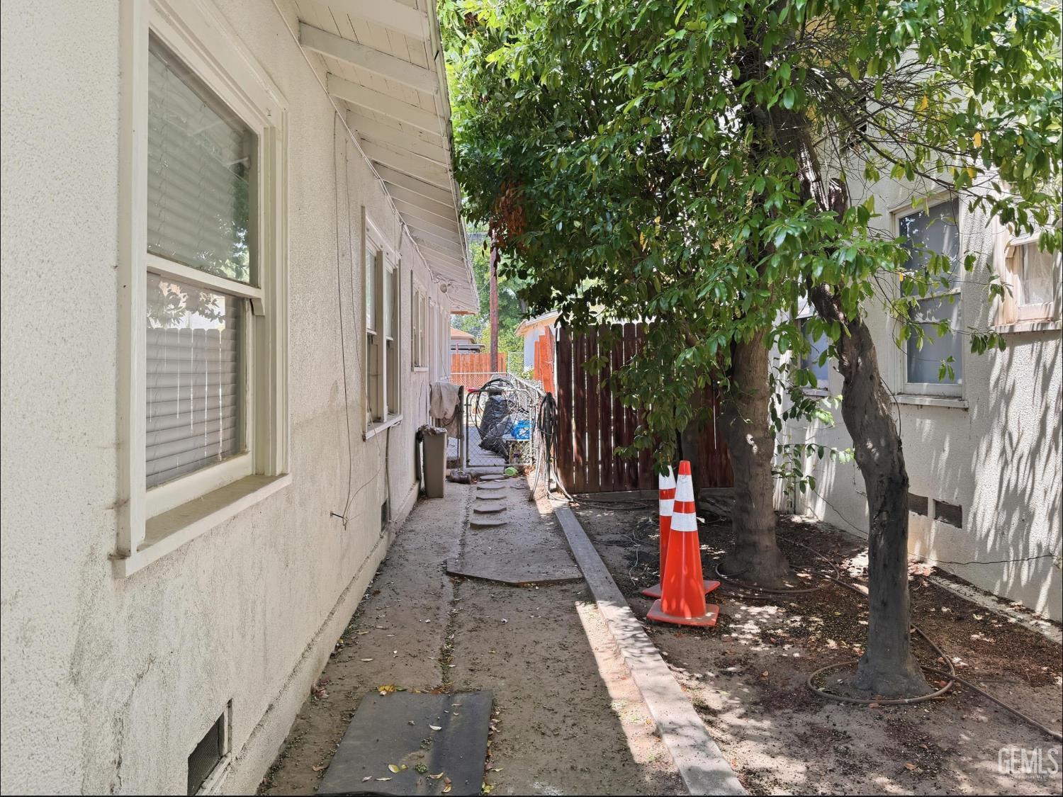 200 Oregon Street — photo 3
