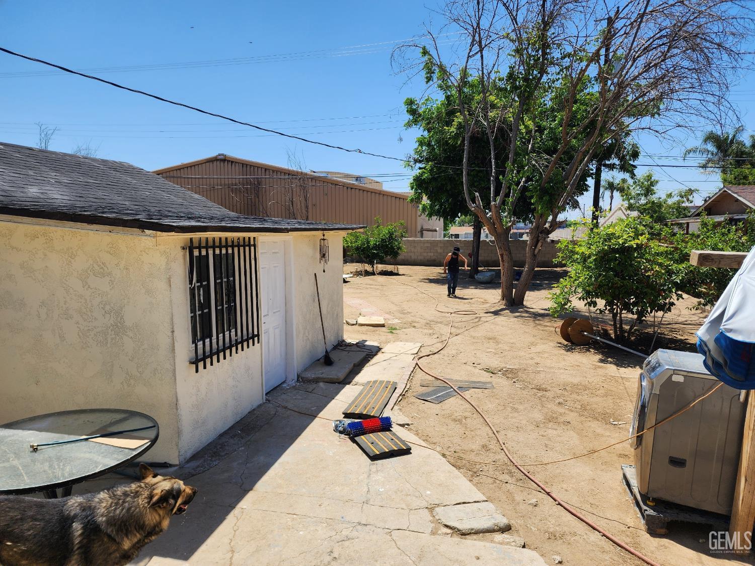 2107 Oregon Street — photo 3