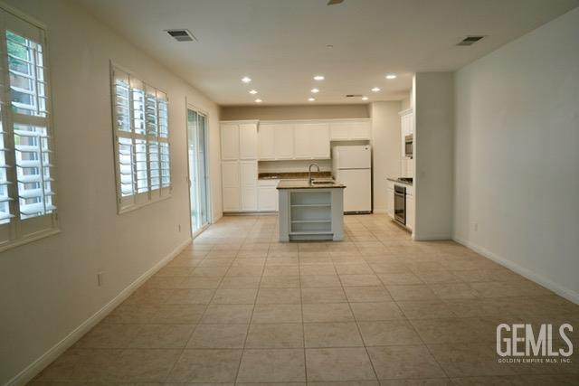8214 Prentice Hall Drive — photo 10