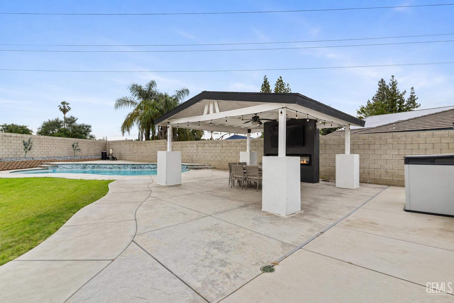 6126 Potenza Lane — photo 37
