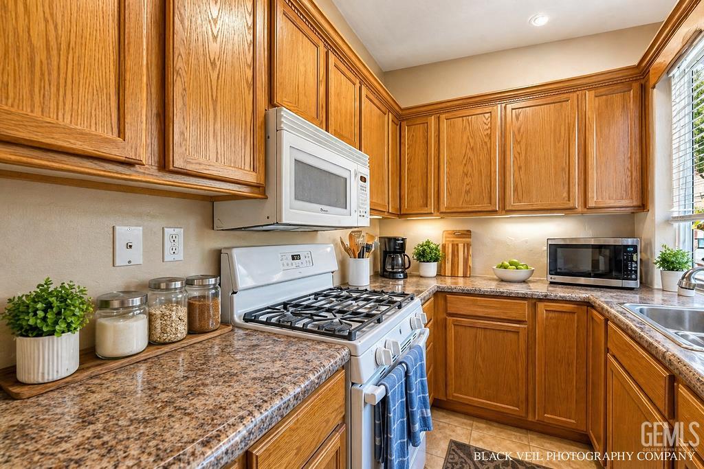 322 Wilson Avenue — photo 8