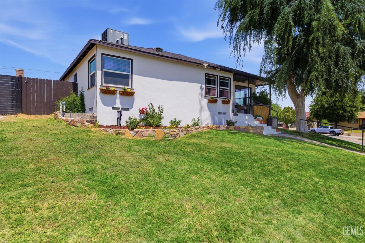 2228 Avondale Drive — photo 3