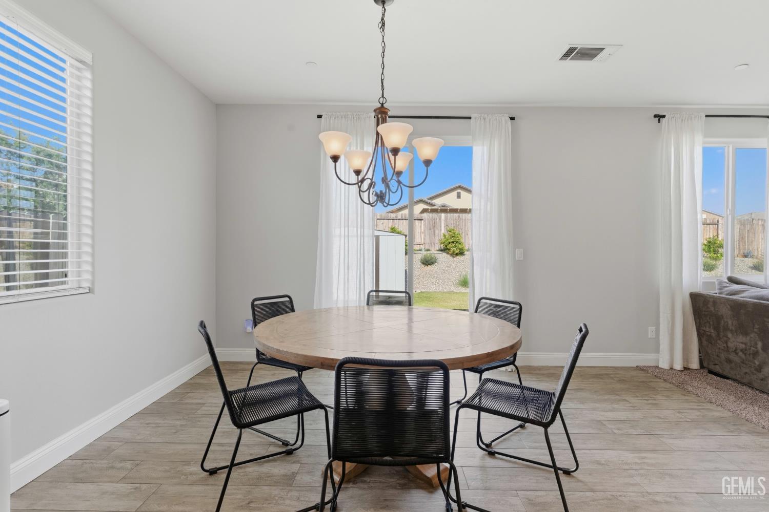 5206 Anaconda Avenue — photo 14