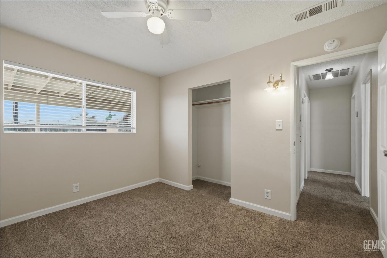 2540 Lynwood Street — photo 9