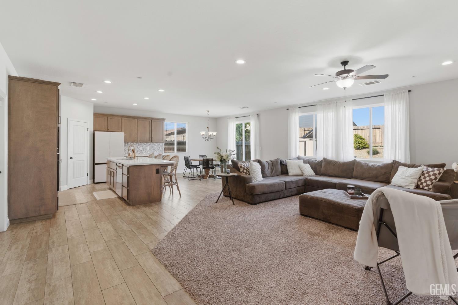 5206 Anaconda Avenue — photo 7