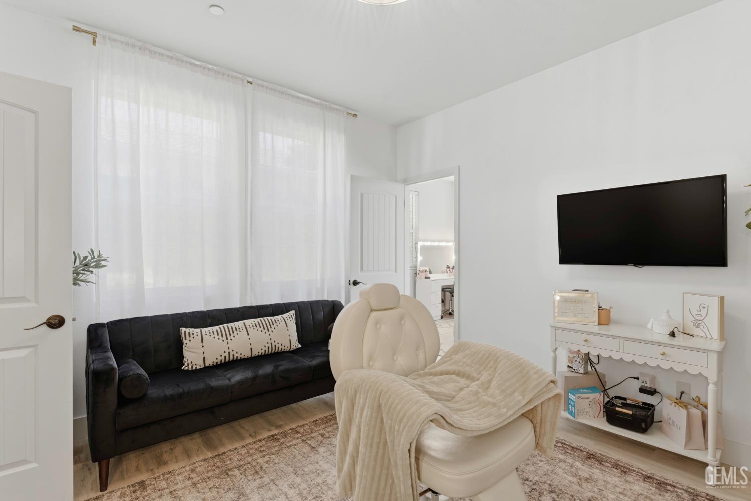 5206 Anaconda Avenue — photo 29