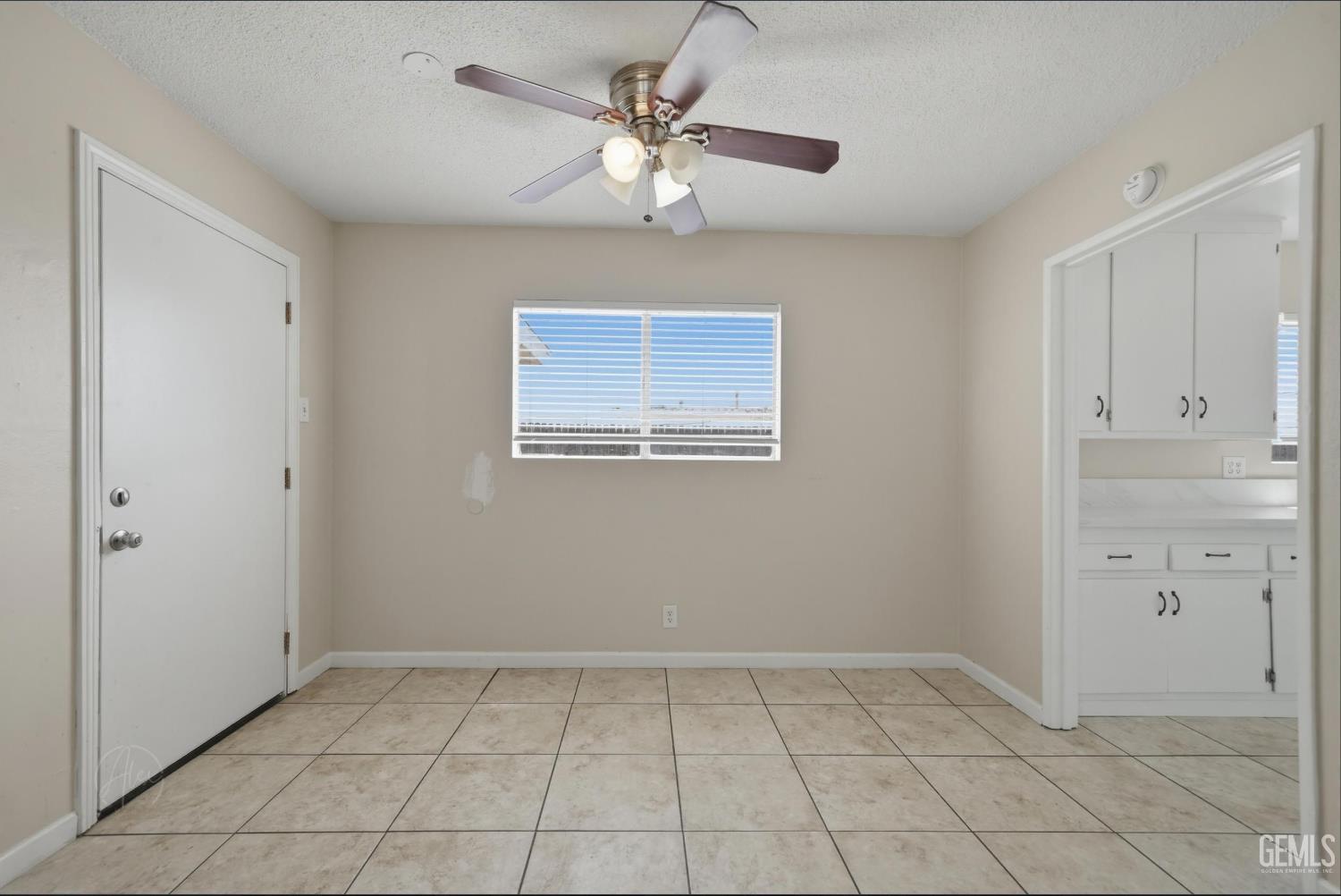 2540 Lynwood Street — photo 13