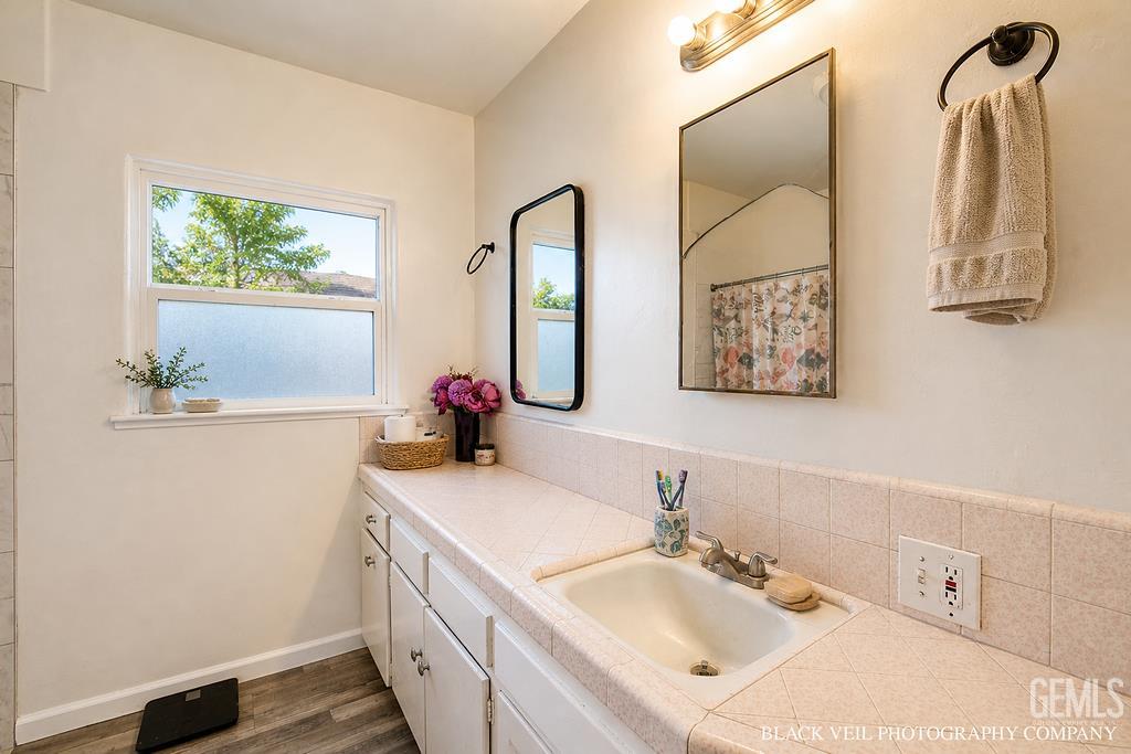 129 Wilson Avenue — photo 8