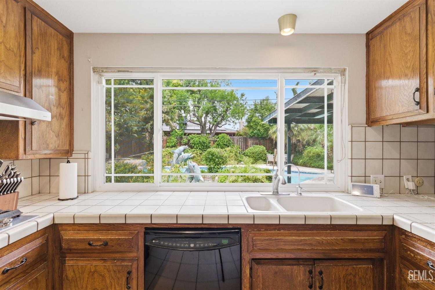 4200 Orinda Way — photo 10