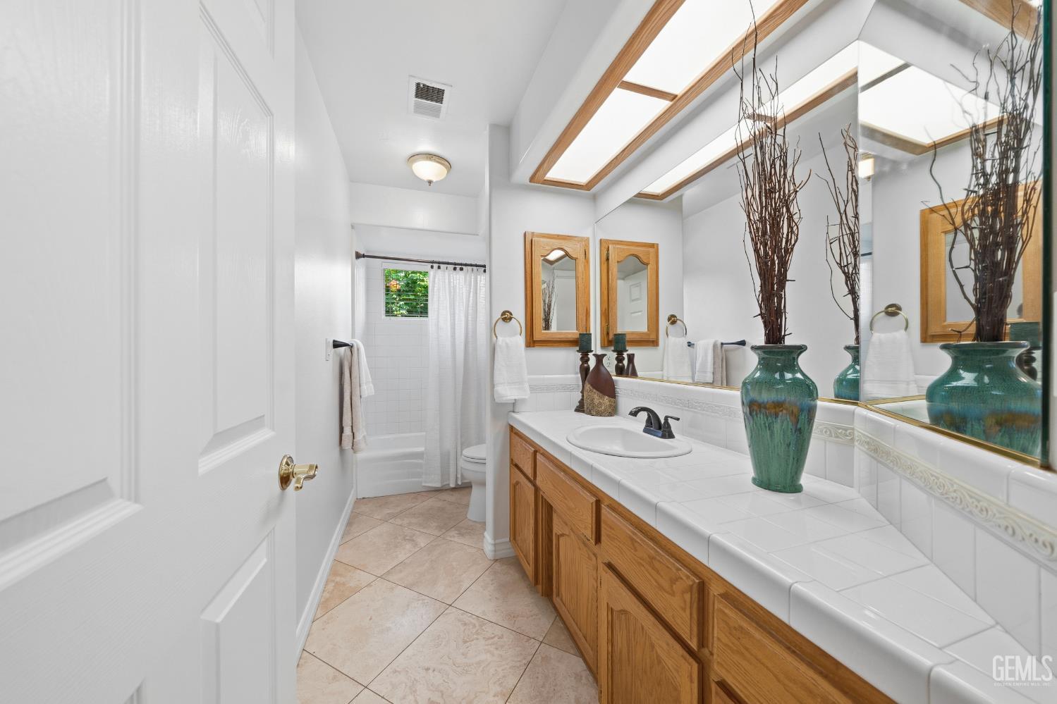1009 Wealdshire Court — photo 17