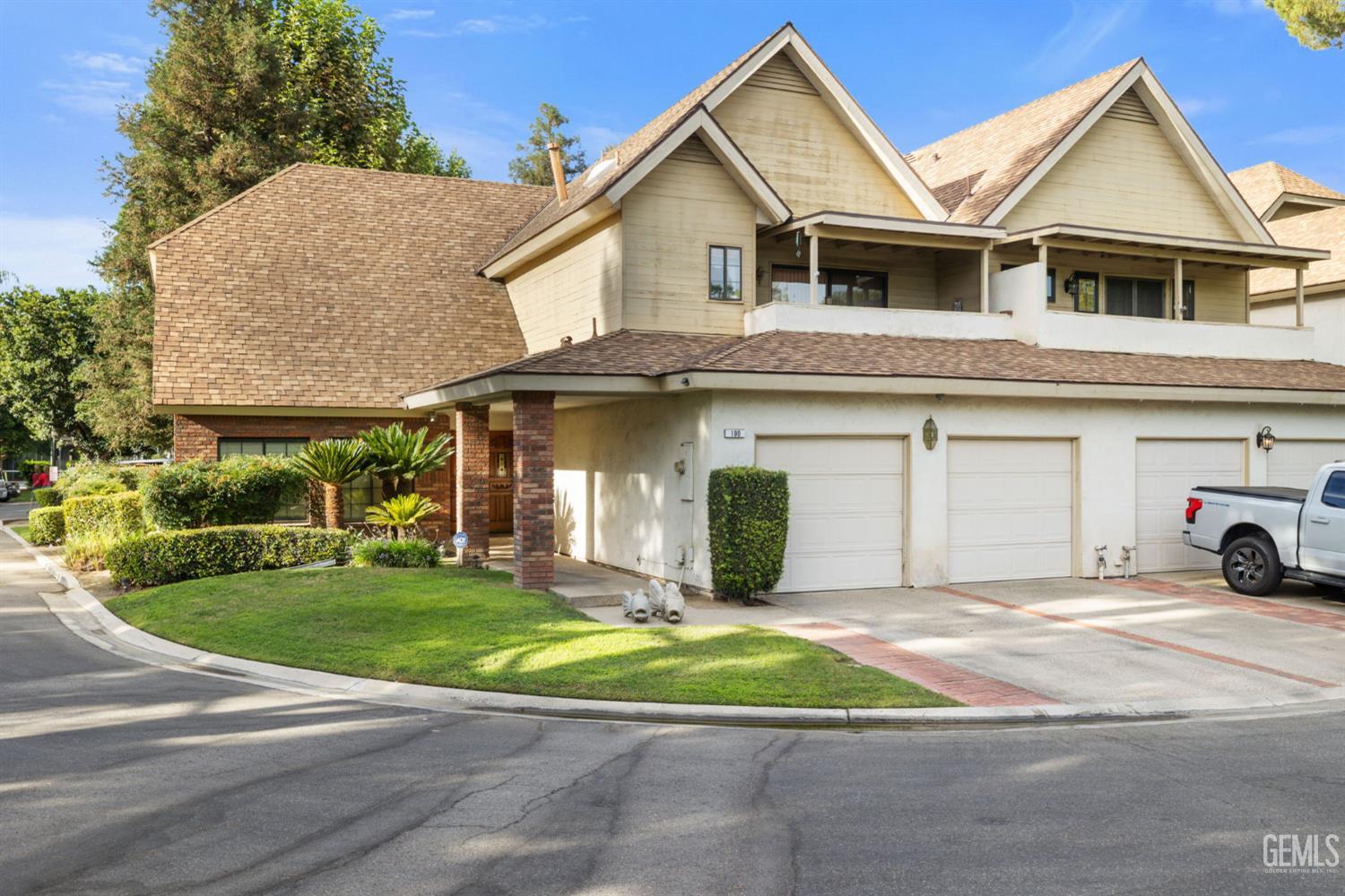 Condominium in Bakersfield