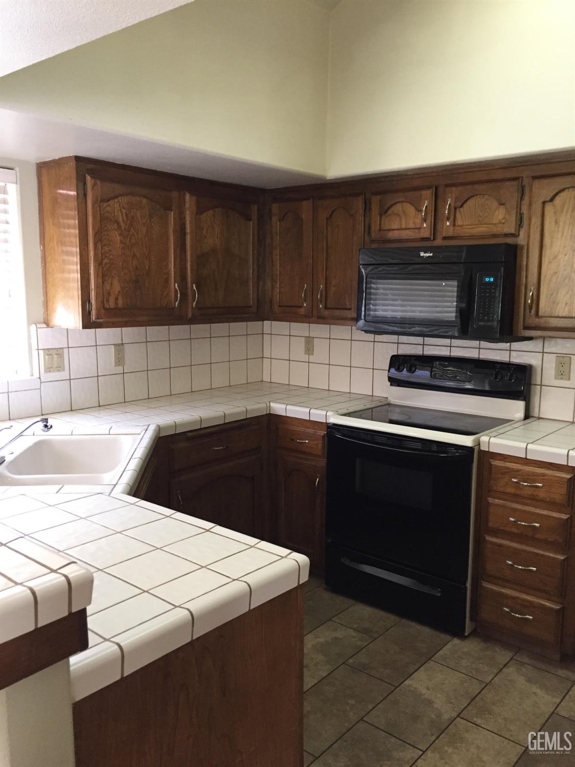 8013 Chaucer Street — photo 9