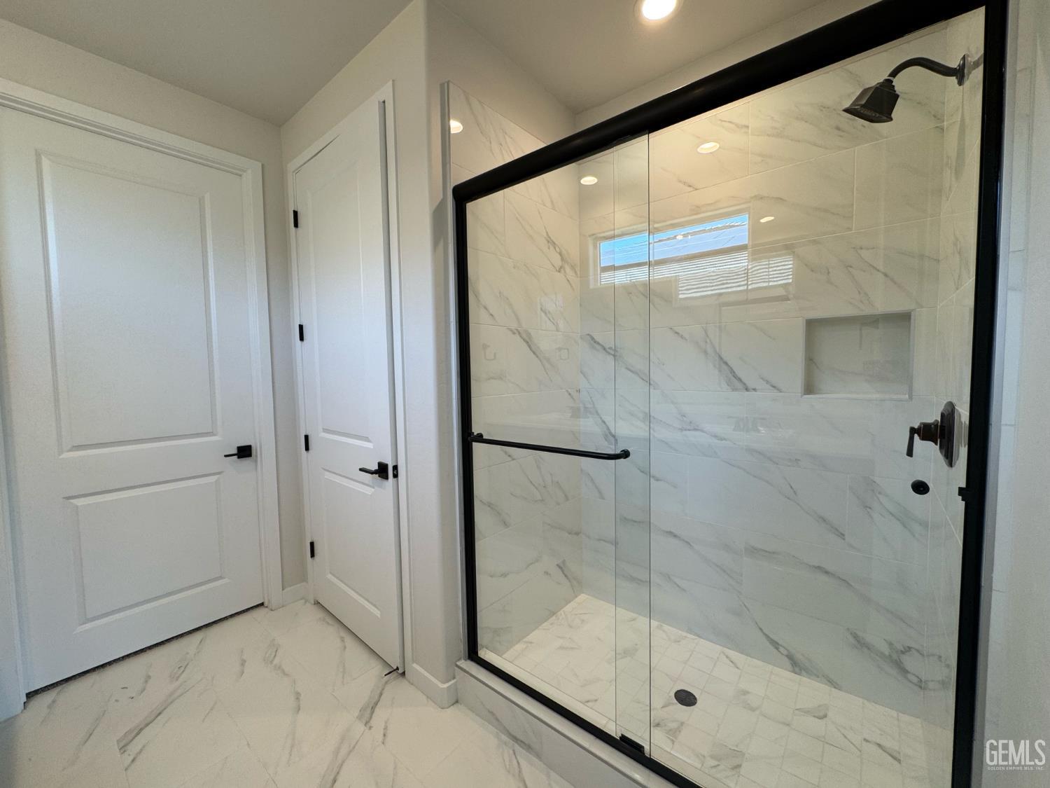 11020 Alcazar Avenue — photo 7