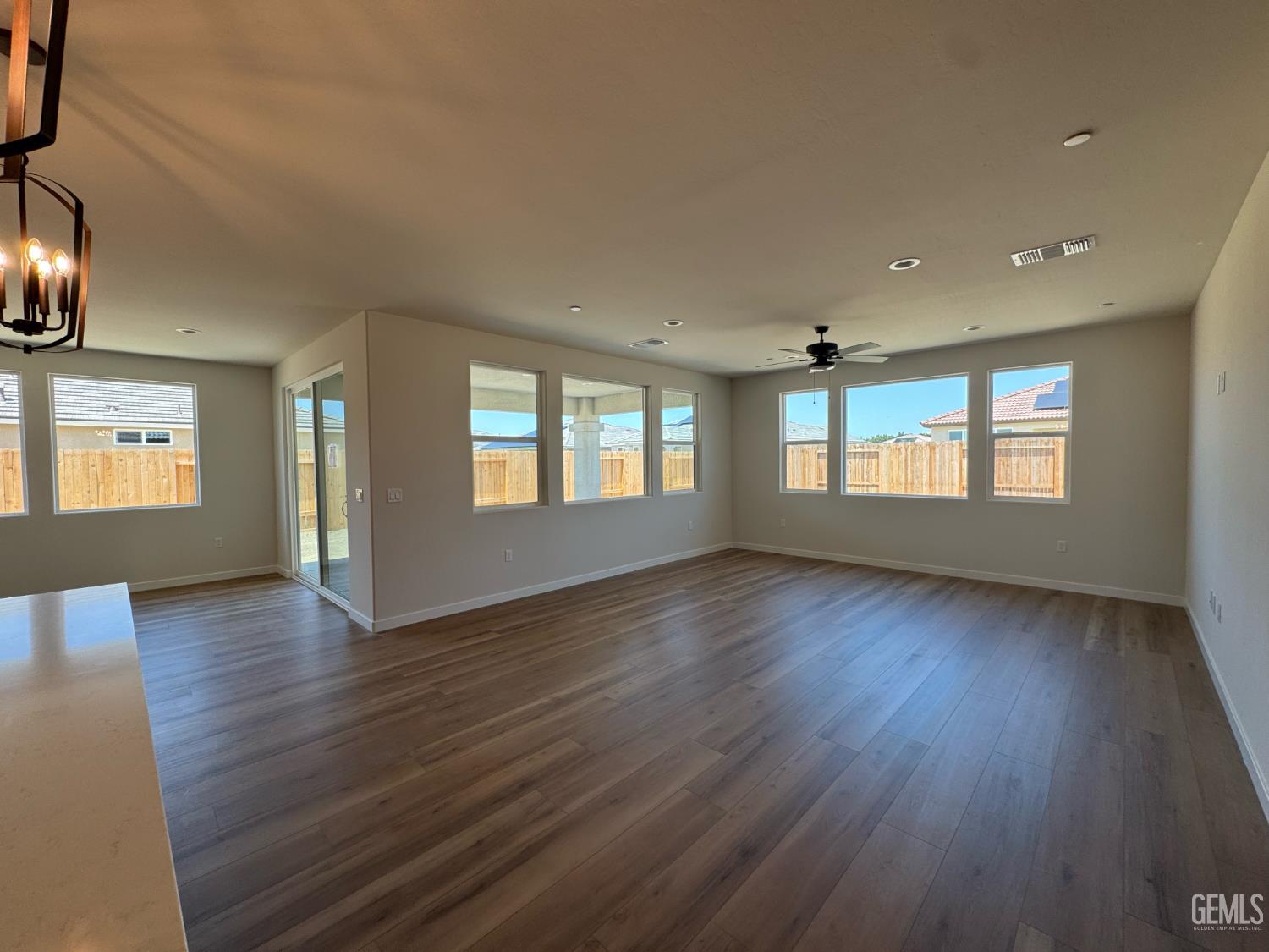 11020 Alcazar Avenue — photo 4