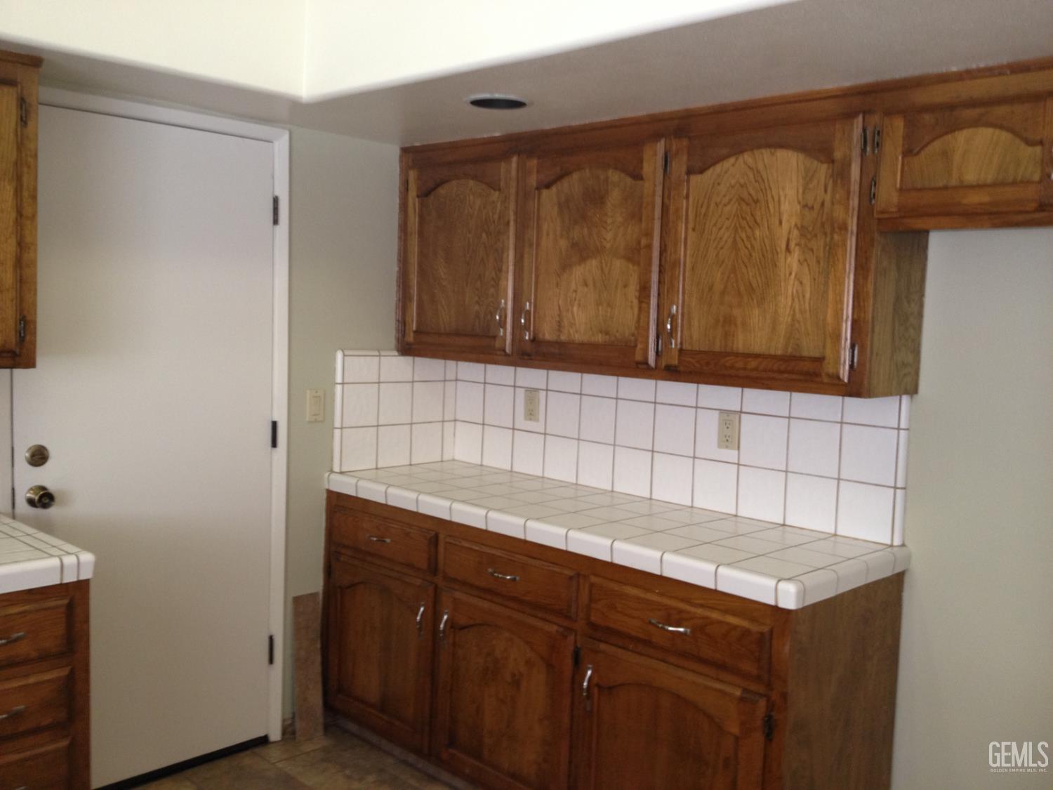 8013 Chaucer Street — photo 6