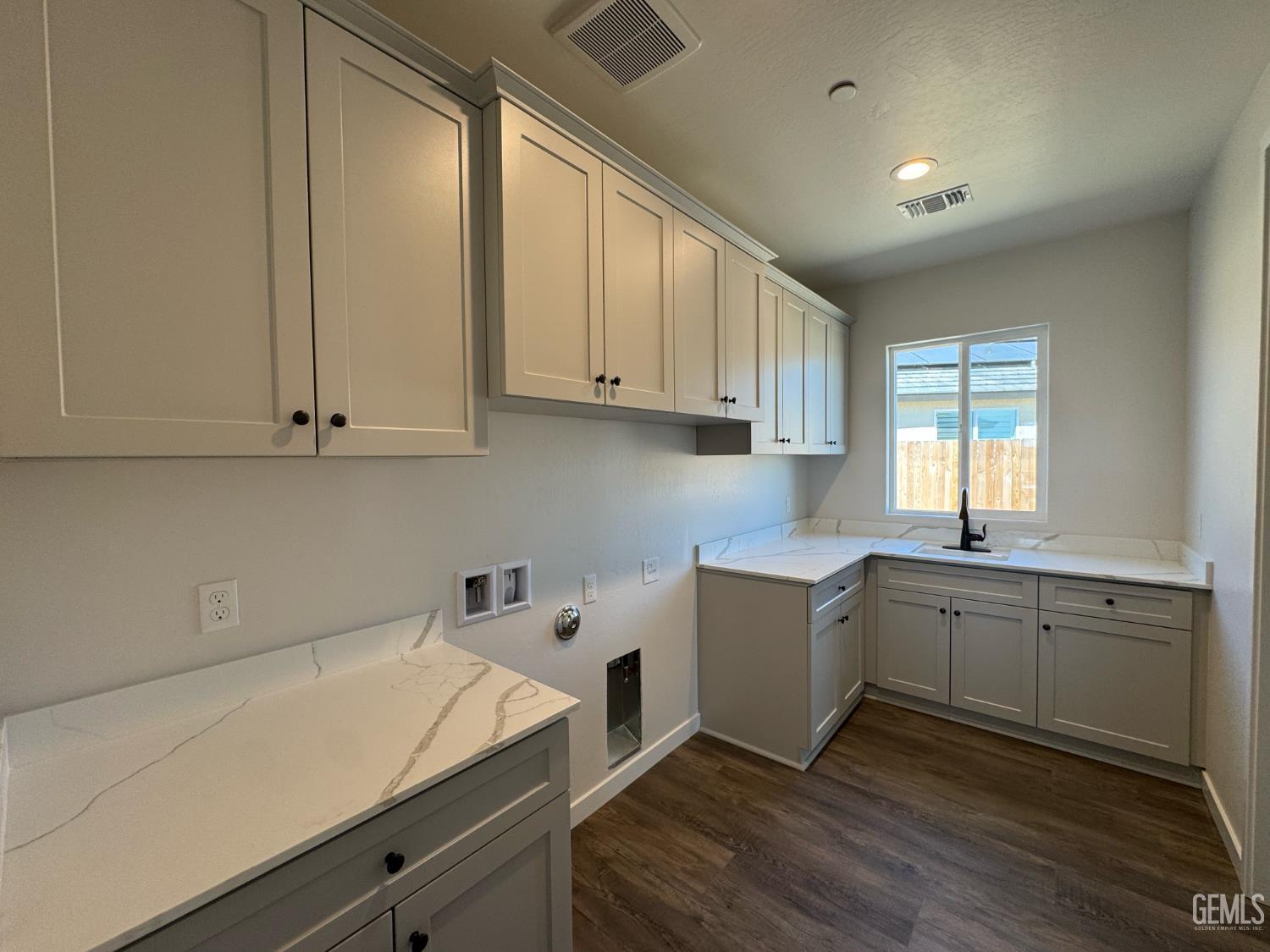 11001 Quentari Avenue — photo 7