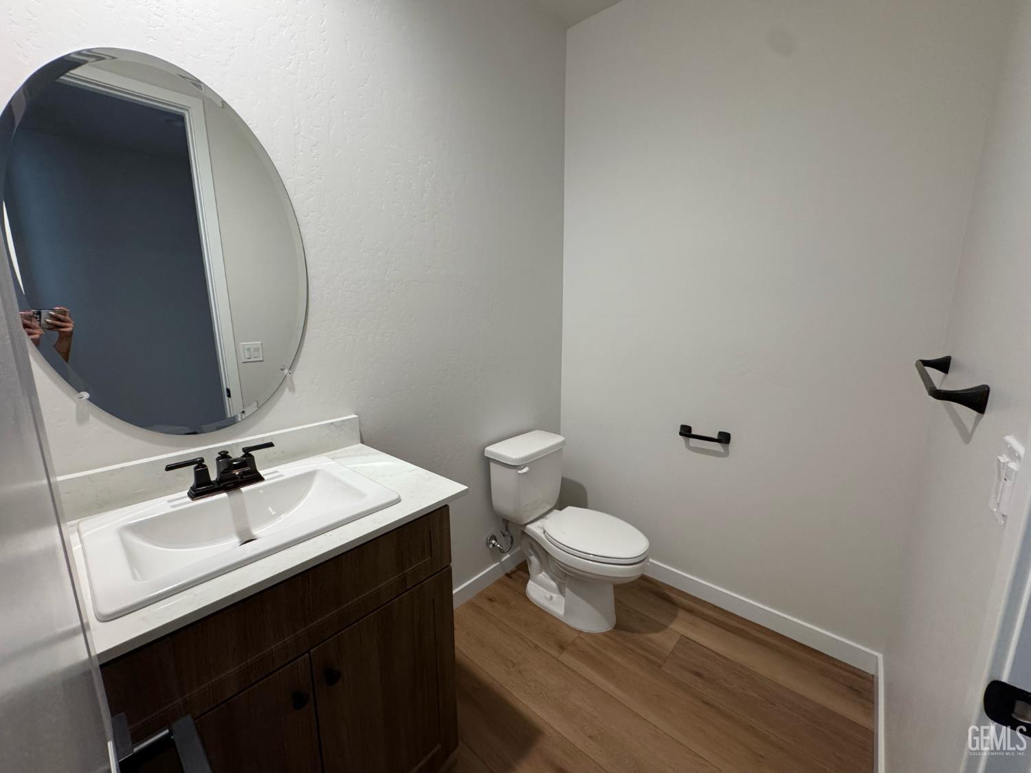 11020 Alcazar Avenue — photo 9