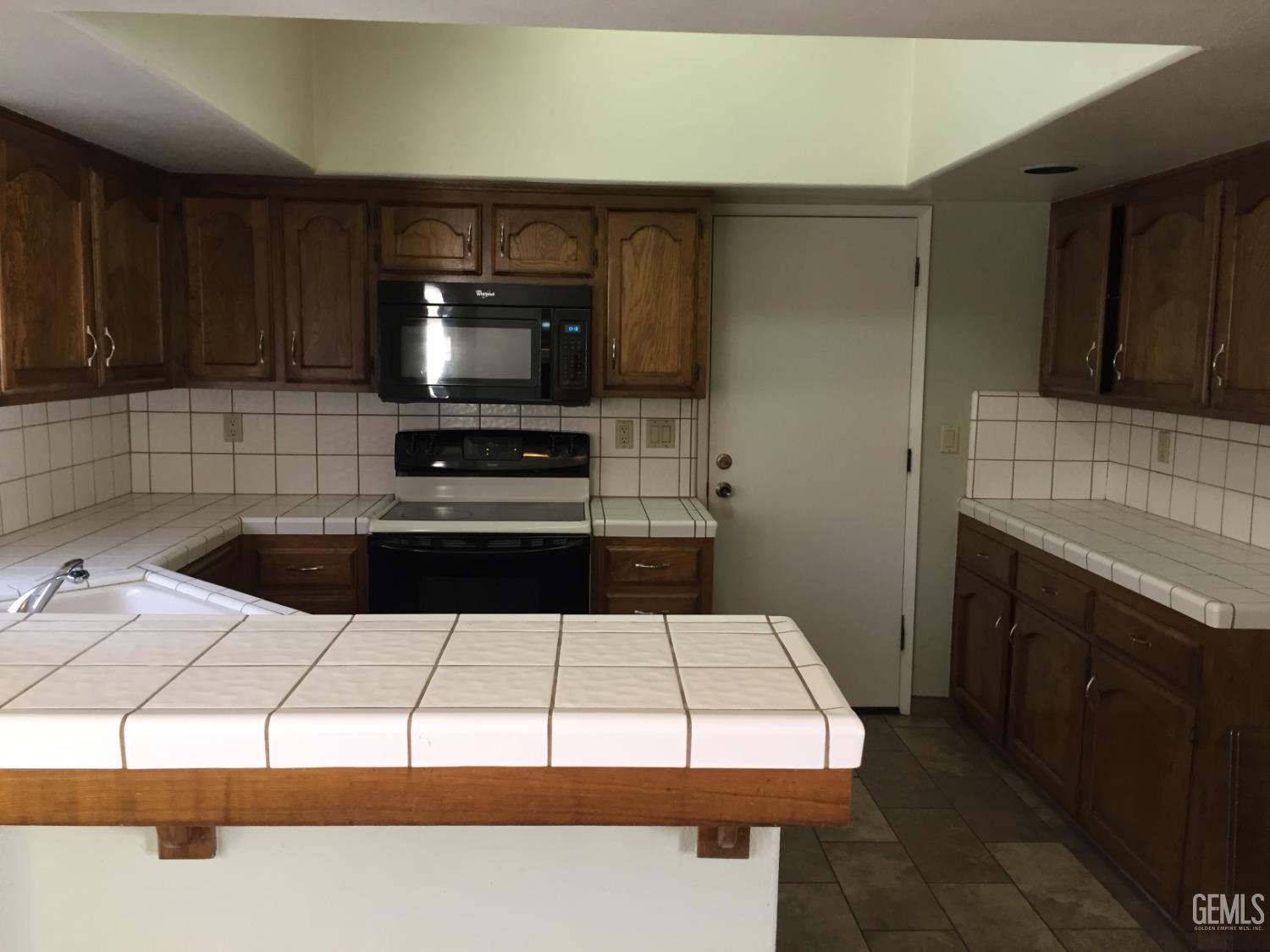 8013 Chaucer Street — photo 10