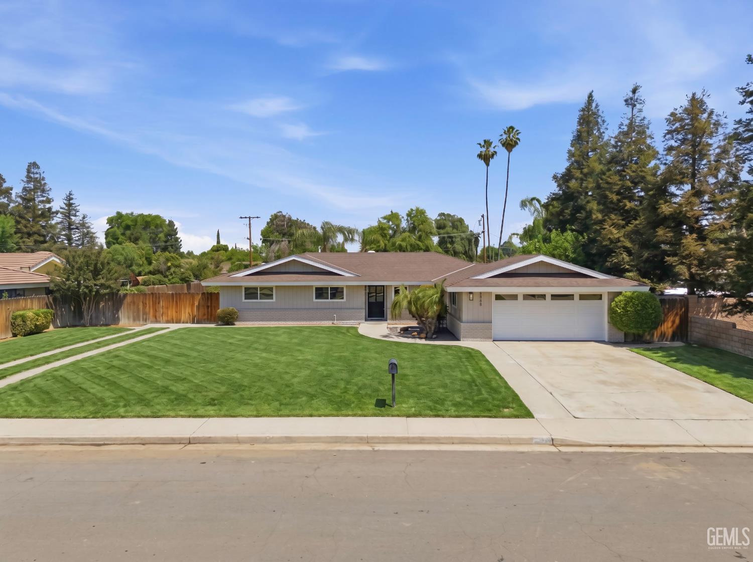 Single Family Residence in Bakersfield