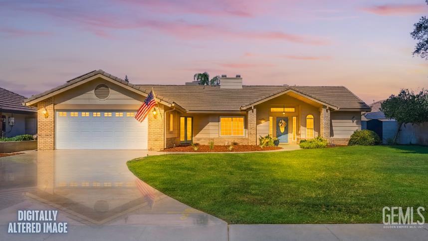 Single Family Residence in Bakersfield, photo 2 of 39