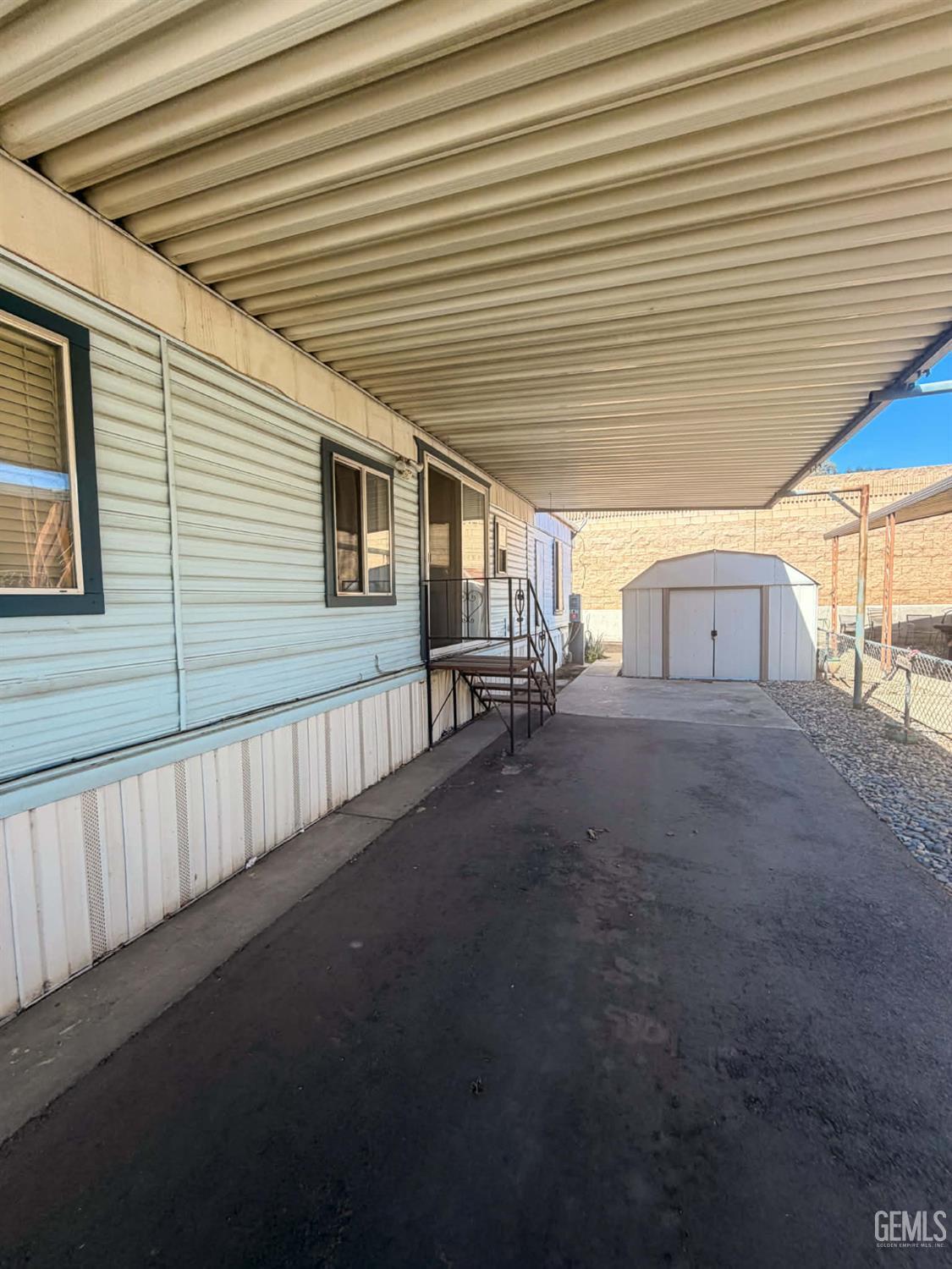 Mobile Home in Bakersfield, photo 4 of 8