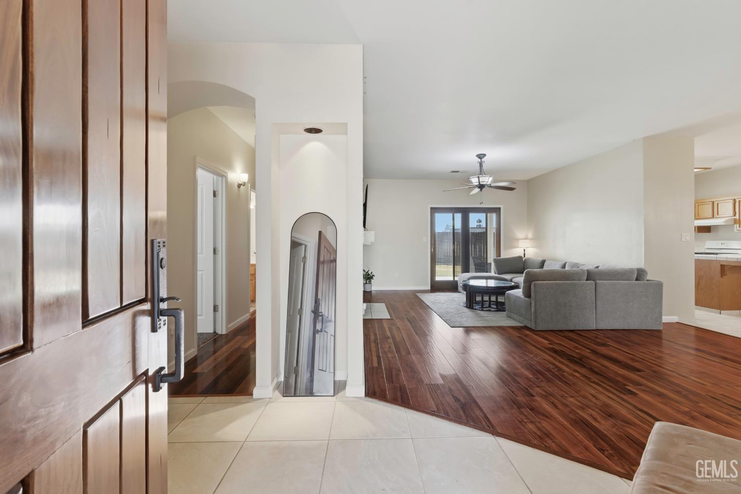 Single Family Residence in Bakersfield, photo 5 of 37