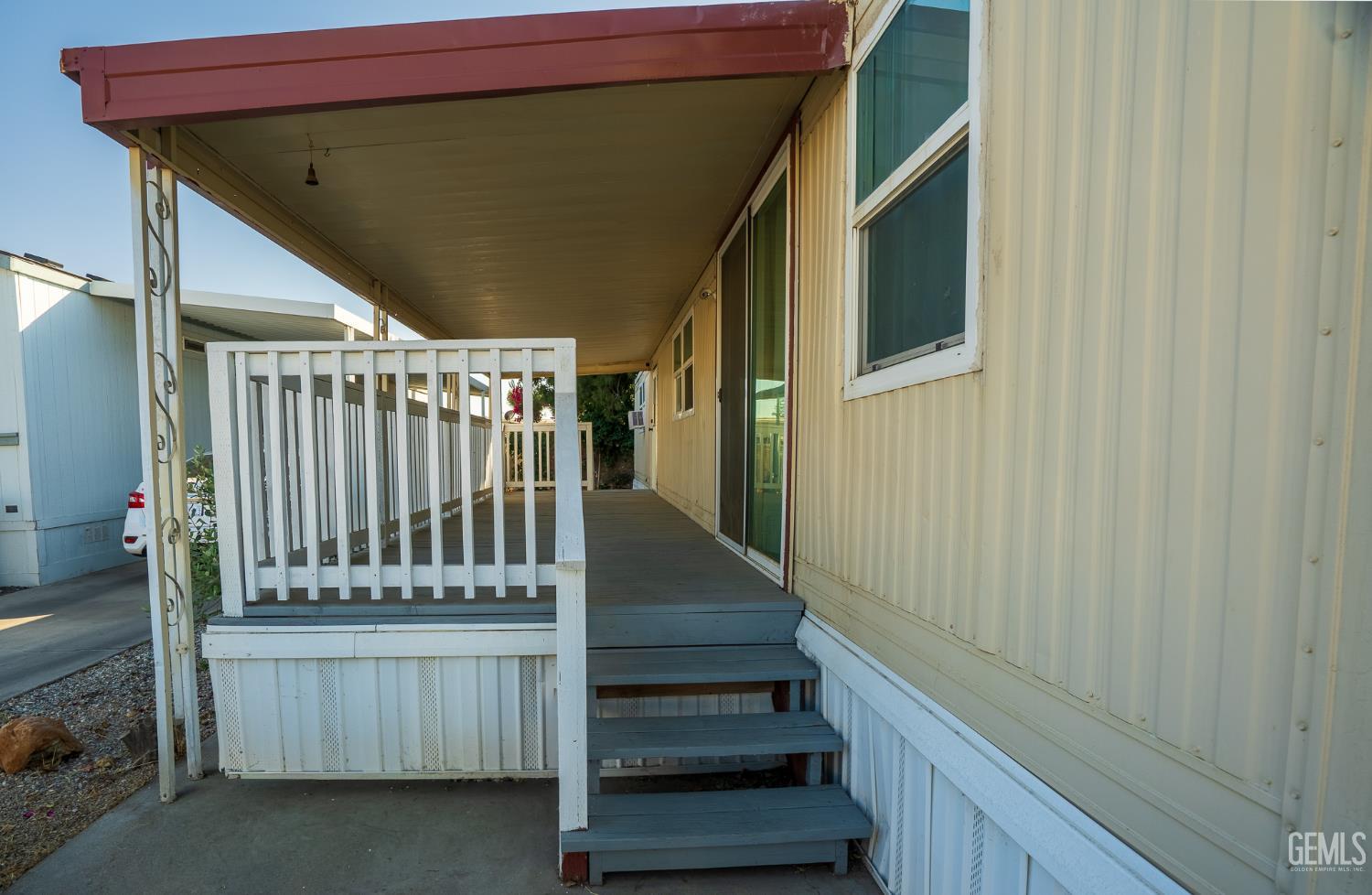 Mobile Home in Bakersfield, photo 4 of 18