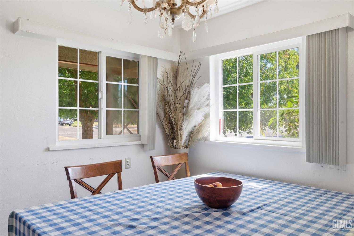 Single Family Residence in Bakersfield, photo 4 of 36