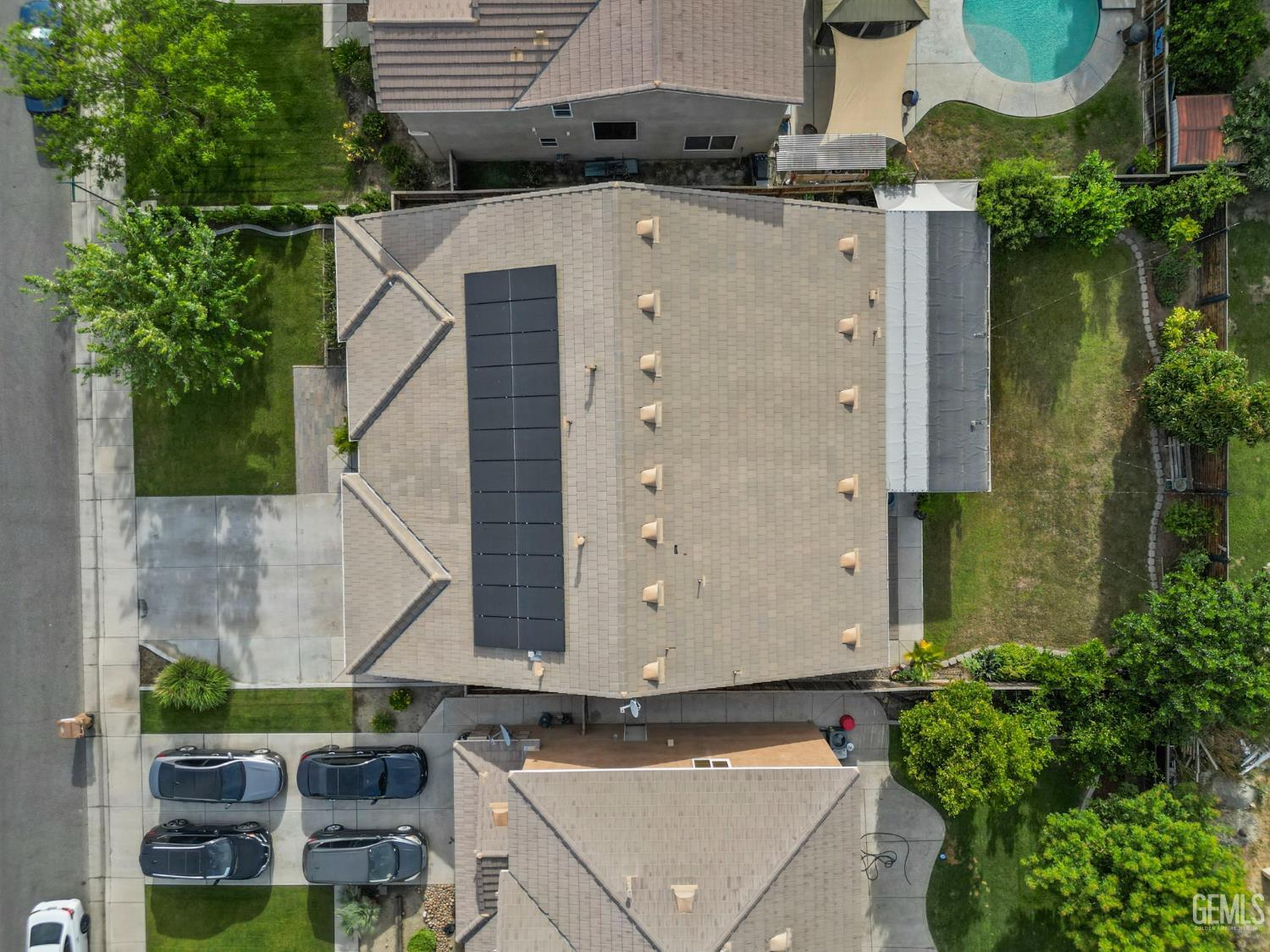 Single Family Residence in Bakersfield, photo 3 of 37