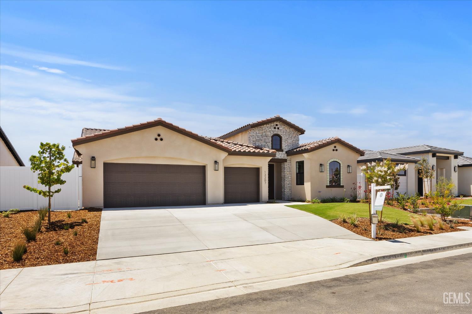 New Construction in Bakersfield, photo 2 of 43