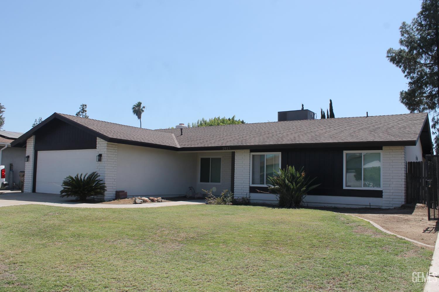 Single Family Residence in Bakersfield