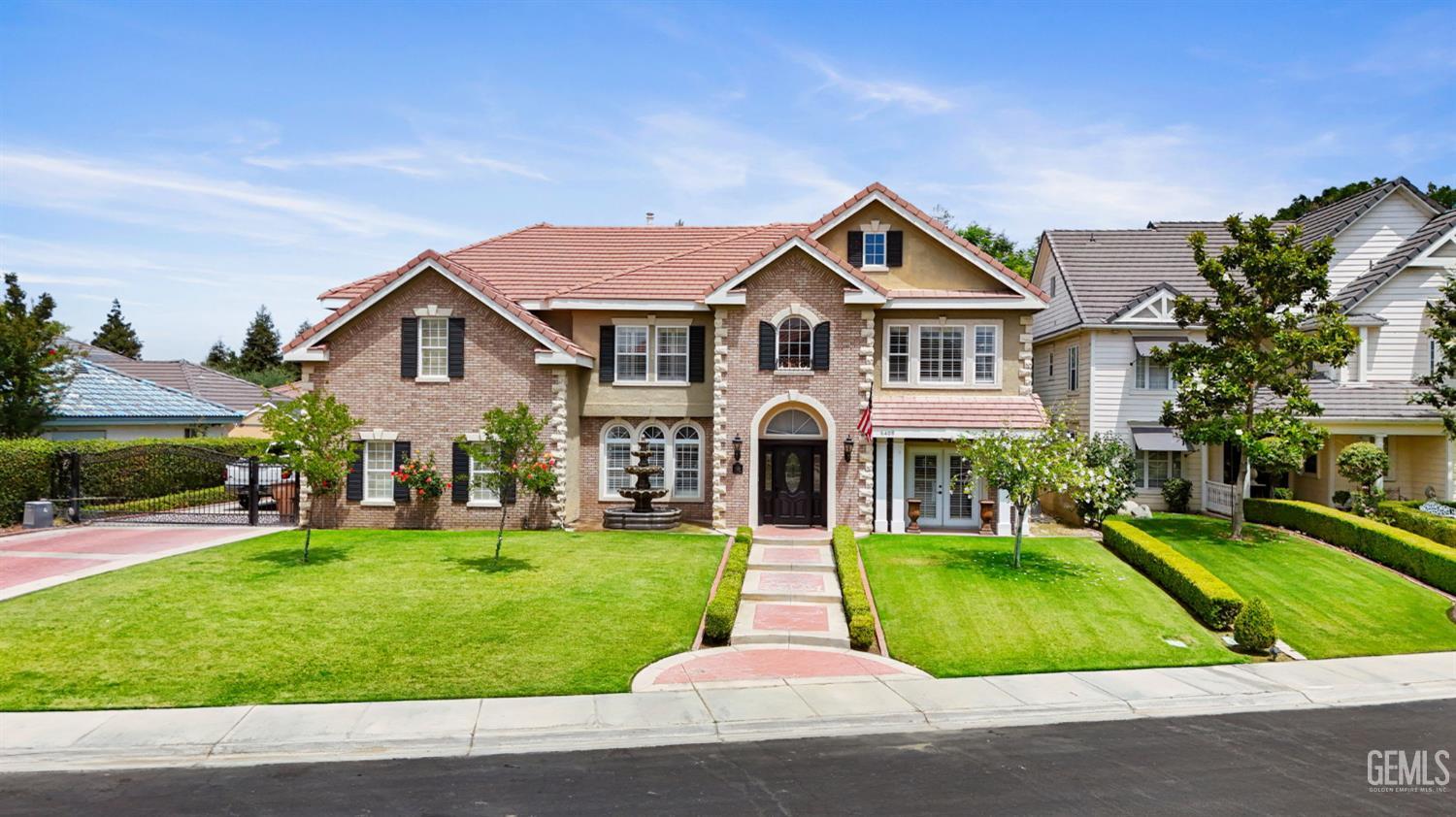 Single Family Residence in Bakersfield