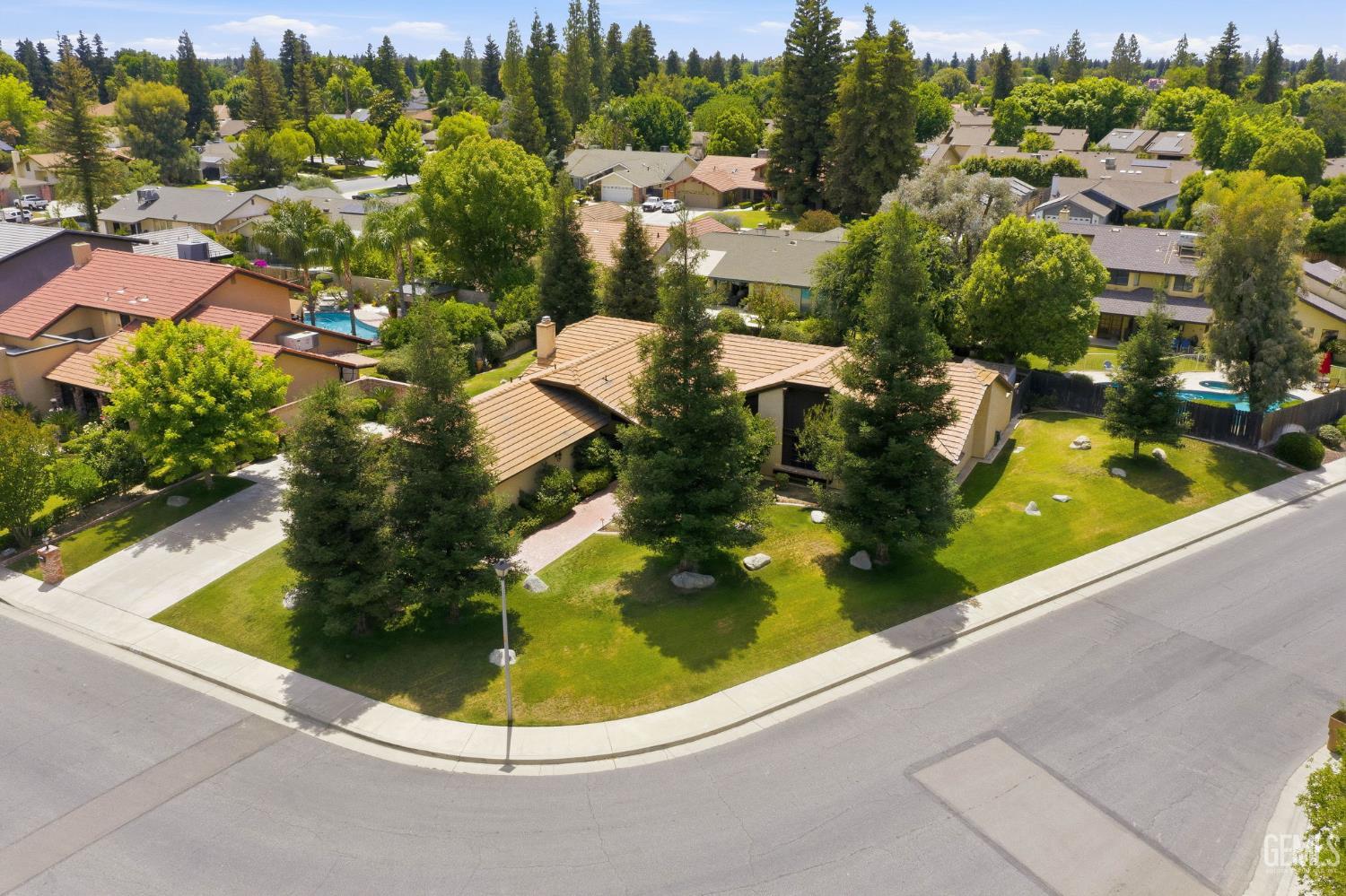 Single Family Residence in Bakersfield