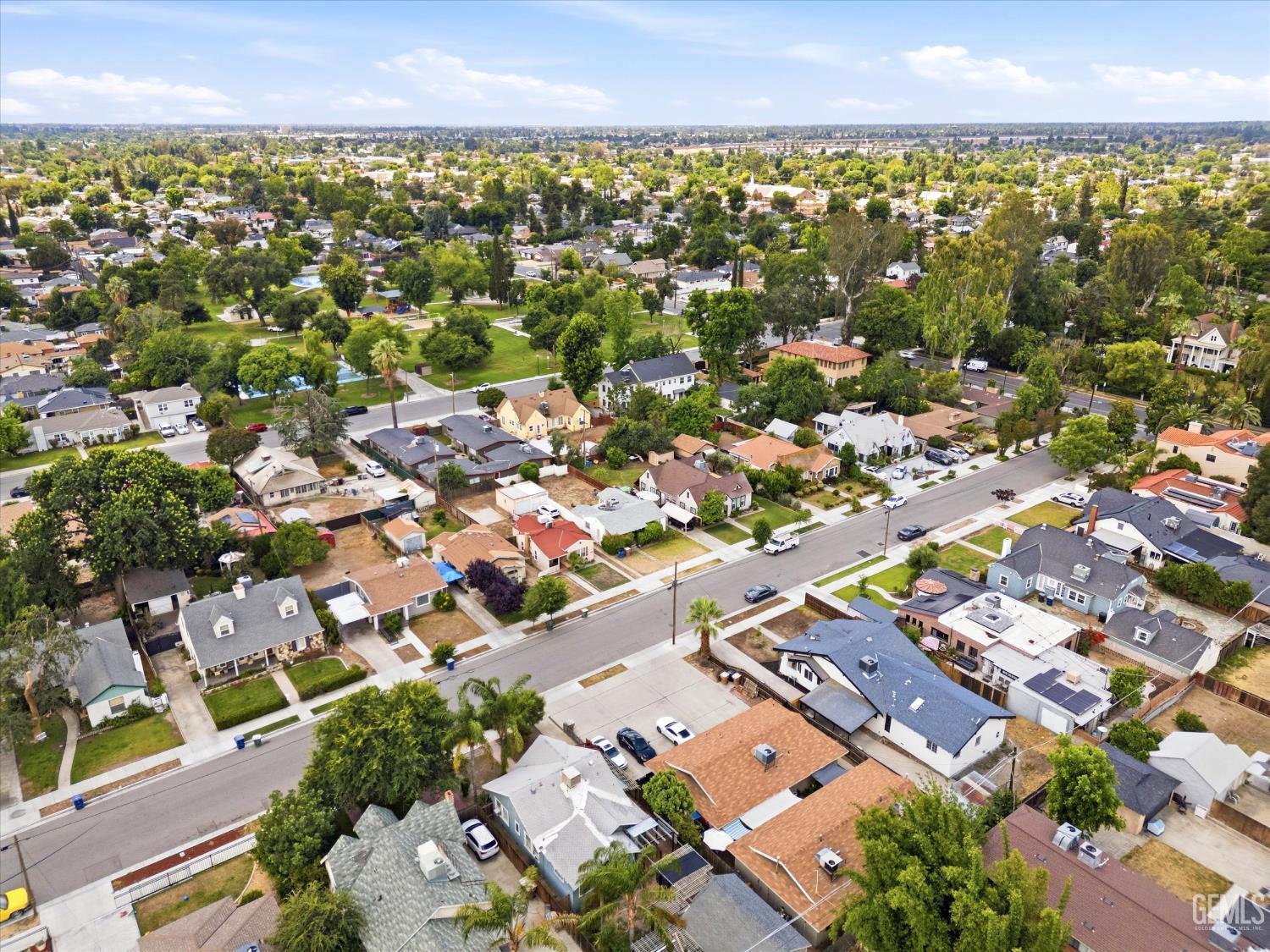 Single Family Residence in Bakersfield, photo 4 of 42
