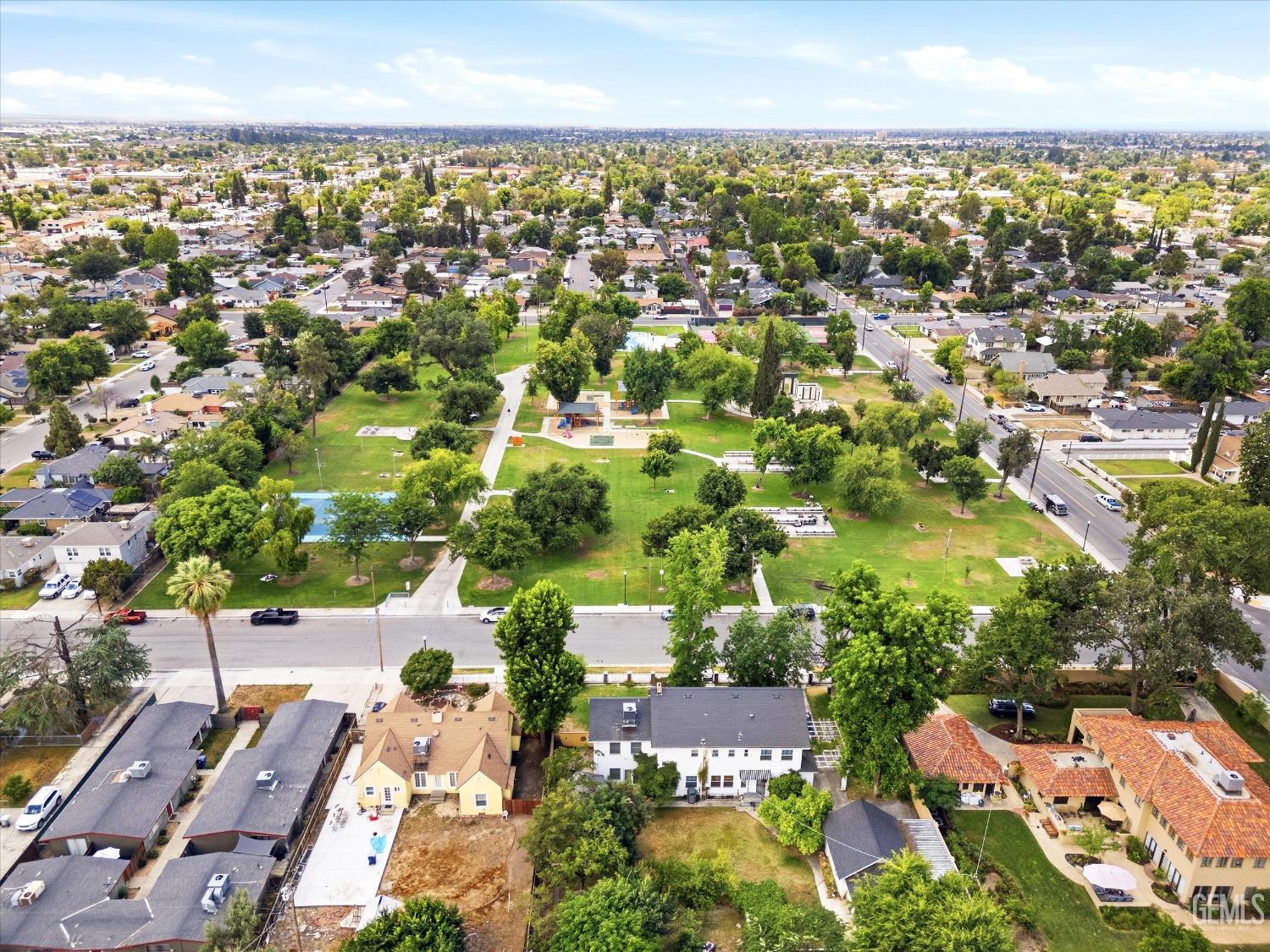 Single Family Residence in Bakersfield, photo 5 of 42