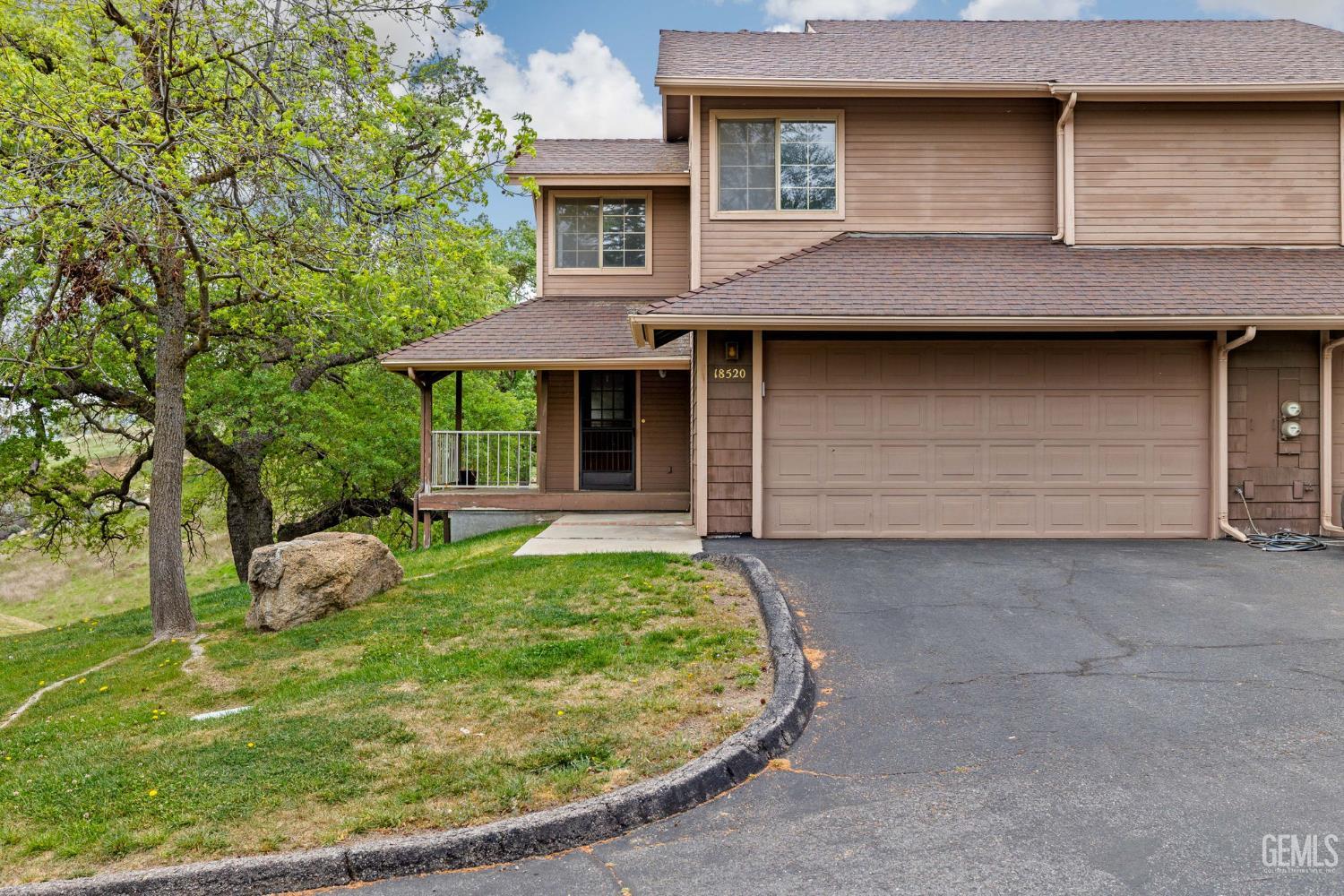 Condominium in Tehachapi, photo 2 of 63