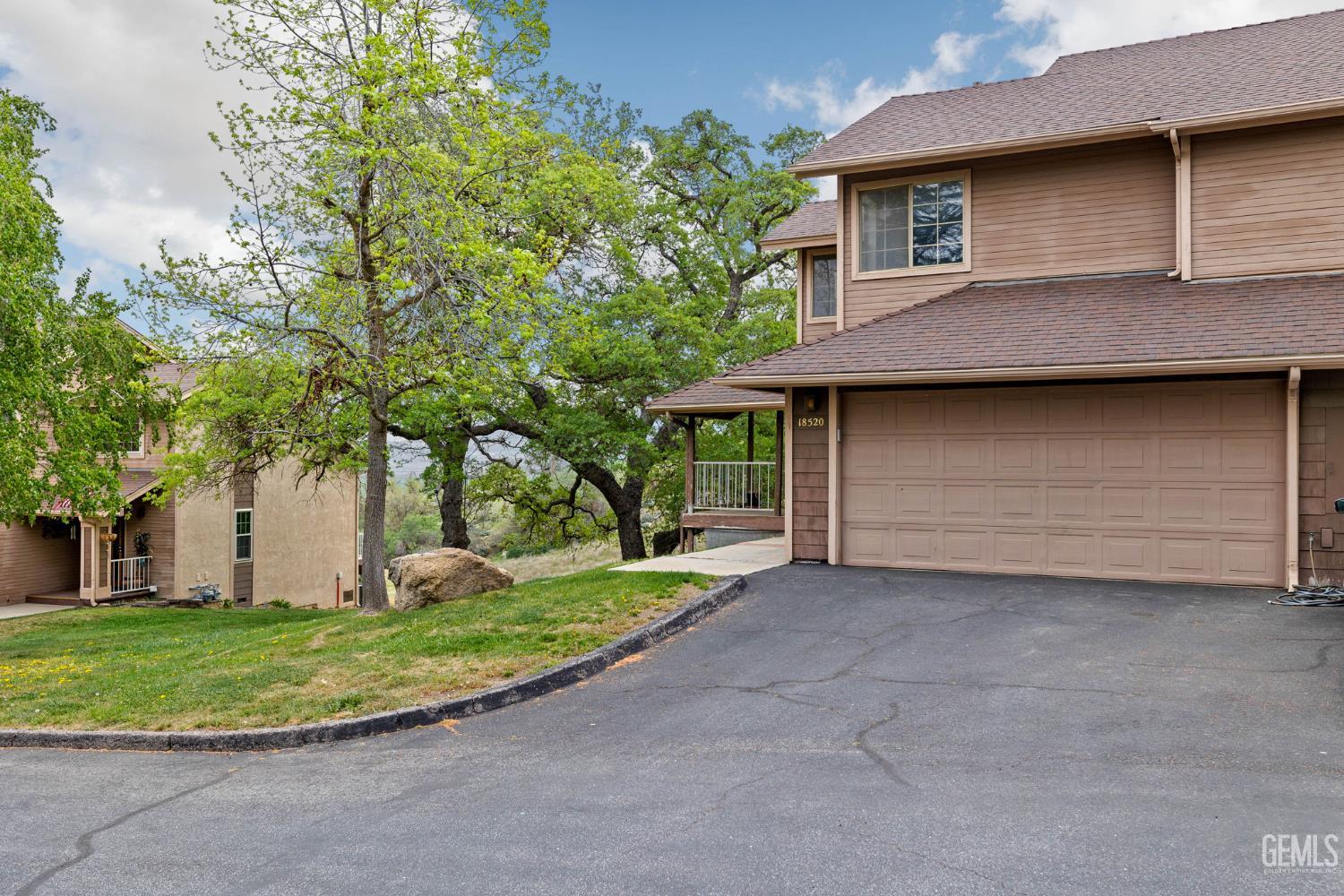 Condominium in Tehachapi, photo 3 of 63